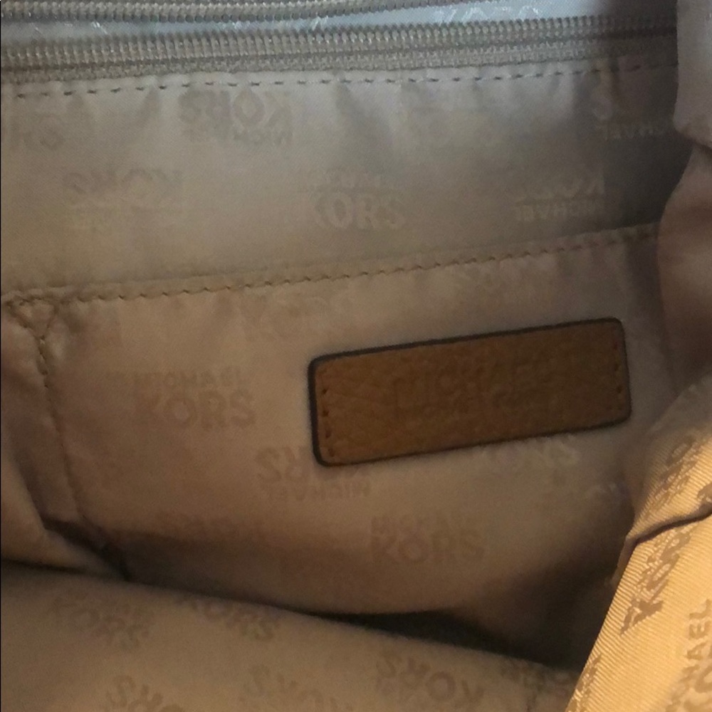 Michael Kors leather hobo purse - Picture 8 of 10